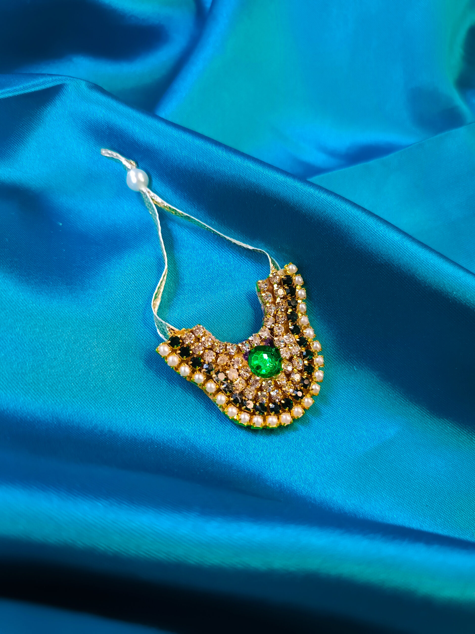 Royal Emerald Rhinestone Necklace with Earring Studs - Image 2