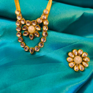 Kundan necklace