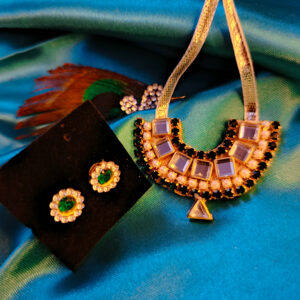 Choker in Green& Gold with ear studs